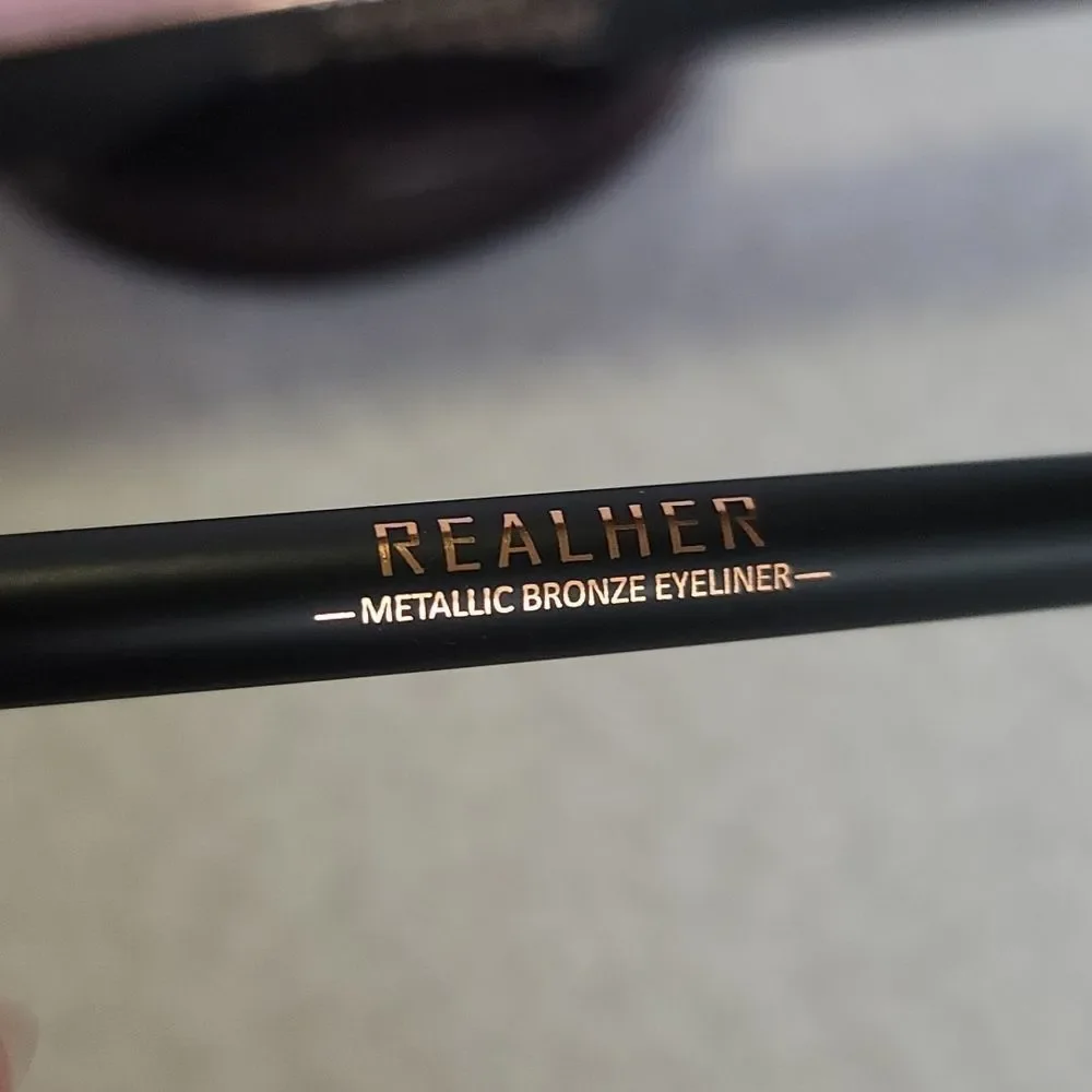 Realher Eye Am Resilient Metallic Bronze Eyeliner